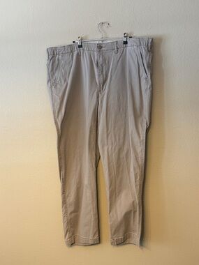 Levi’s Men's Lightweight Chino Pants in Light Khaki